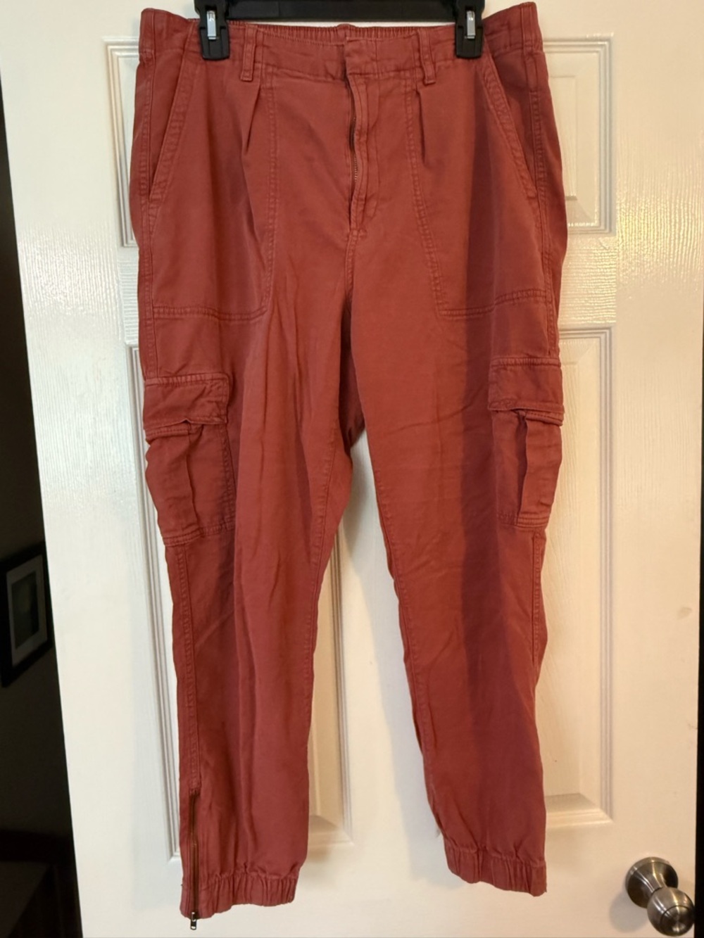 Gap Women’s Rust Cargo Jogger Pants